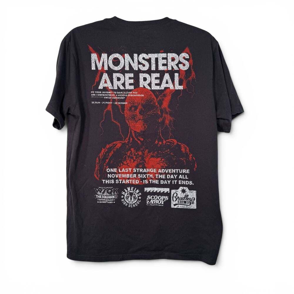 Stranger Things T-Shirt Mens Medium Hawkins Heroes Monsters Are Real